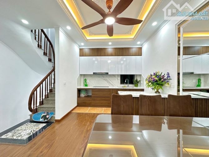 BÁN NHÀ ĐẸP KHU QUẬN ỦY CẦU GIẤY – 6 TẦNG THANG MÁY – NGÕ RỘNG – KHU VIP – GIÁ 7.9 TỶ - 2