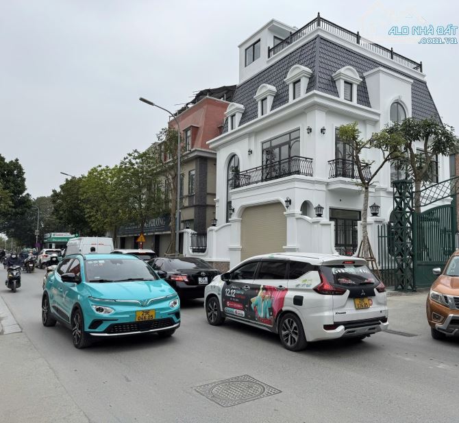 SIÊU PHẨM MẶT PHỐ SA ĐÔI LÔ GÓC dt:206m2 x 4 Tầng Mt:15m Giá bán 63,5 tỷ - 2