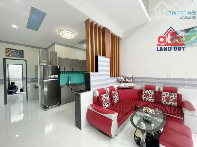 Nhà lầu 2.65 tỉ . Hơn 60m2-SHR- thổ cư tại P.Bửu Hoà thuận tiện di chuyển các tỉnh lớn . - 2