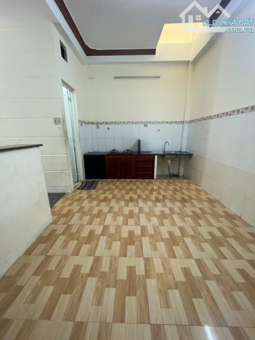 Rẻ nhà mặt tiền P Đống Đa Quy Nhơn ,40m,3tầng,giá chỉ 3 tỷ - 2