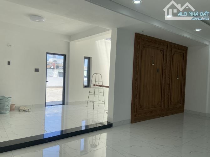 Nhà nguyễn trãi 1 trệt 2 lầu 600m2 sàn 4 phòng ngủ master - 2