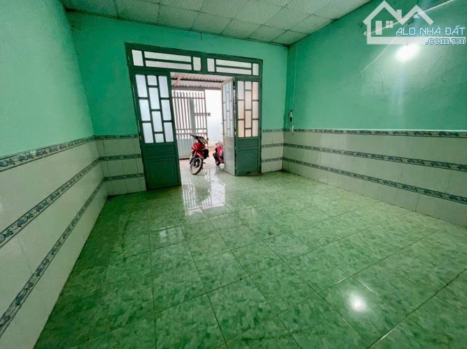 Nhà sổ riêng, 80m2 Chỉ 2 phút qua Nhà Bè. Gần MT đường 826C Long Hậu Giá đầu tư chỉ 1,7 tỷ - 2