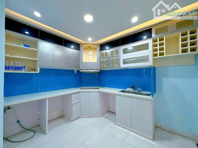 🏠 Bán nhà đường Bạch Đằng 📏 Diện tích: 35 m² (3.5 x 10), nhà có 1 trệt, 1 lầu - 3