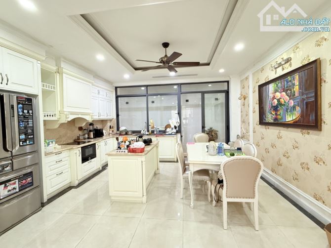 KHU BIỆT THỰ VIP, ĐƯỜNG HUỲNH LAN KHANH,CV HVT,NHÀ ĐẸP 4 TẦNG,102m2,Giá 27 Tỷ - 3