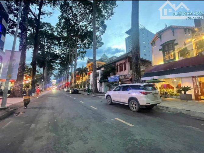 Ngang 10m - Cho Thuê Biệt Thự 94 Sương Nguyệt Ánh, P.Bến Thành, Q1 ( 250m2, 2 Tầng ) - 3