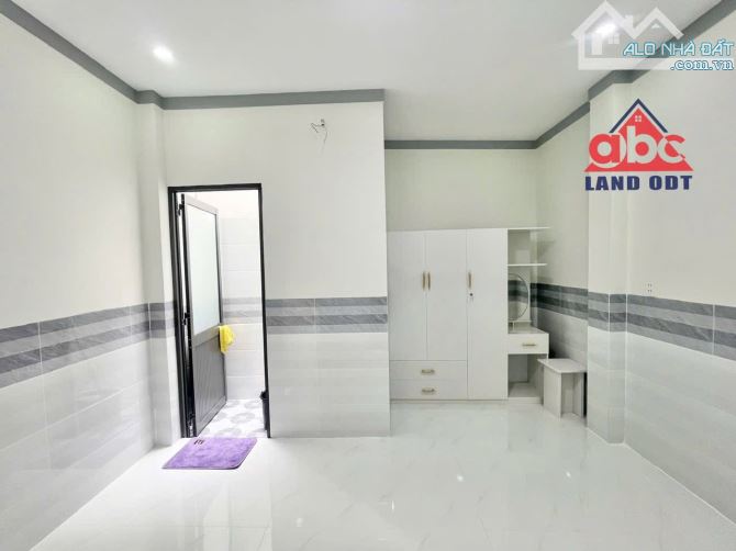 Nhà lầu 2.65 tỉ . Hơn 60m2-SHR- thổ cư tại P.Bửu Hoà thuận tiện di chuyển các tỉnh lớn . - 3