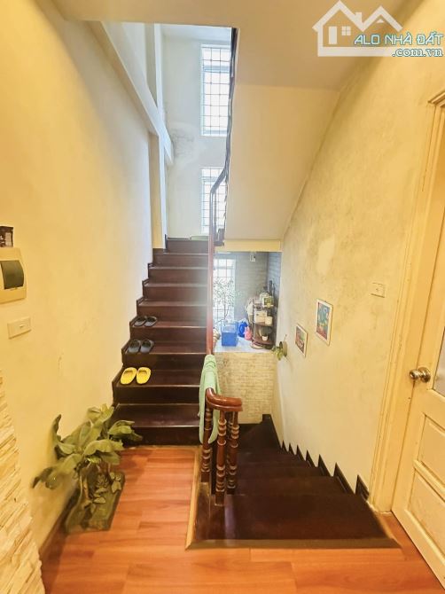 Bán Nhà 4 Tầng lô góc, Vừa Ở Vừa Kinh Doanh Phố Thái Thịnh- Đống Đa. 40m2- MT:5,8m - 3