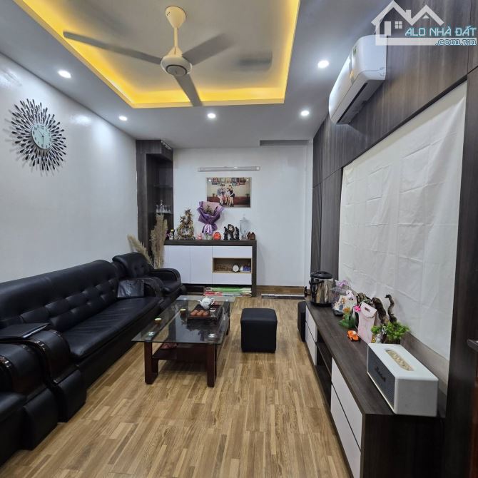 Bán nhà Nguyễn An Ninh giá 12.5 tỷ, diện tích 60m2, 6 tầng, mặt tiền 3.5m - 3