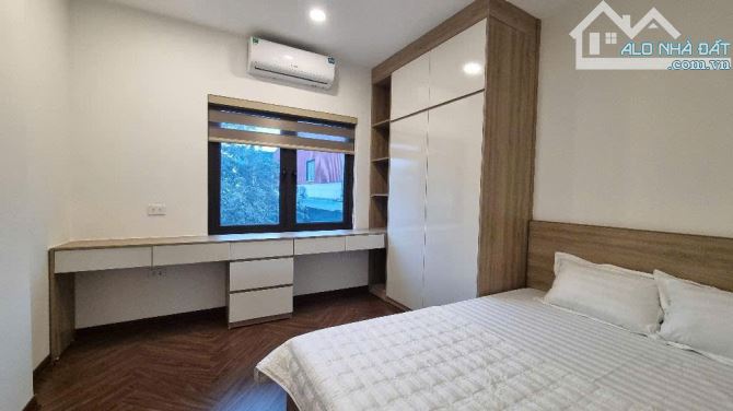 BÁN TÒA APARTMENT CỰC HIẾM – TRUNG TÂM CẦU GIẤY – Ô TÔ TRÁNH – LÔ GÓC – DOANH THU 3 TỶ/NĂM - 4