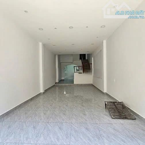Nhà MT Hoa Lan, Phú Nhuận, DT 4 x 18, trệt 3 lầu, 6pn, 5wc, giá 38 tr - 4