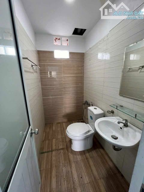 Nhà hiếm hẻm xe hơi, giá mềm tại Nhơn Đức 1ty23 - 4