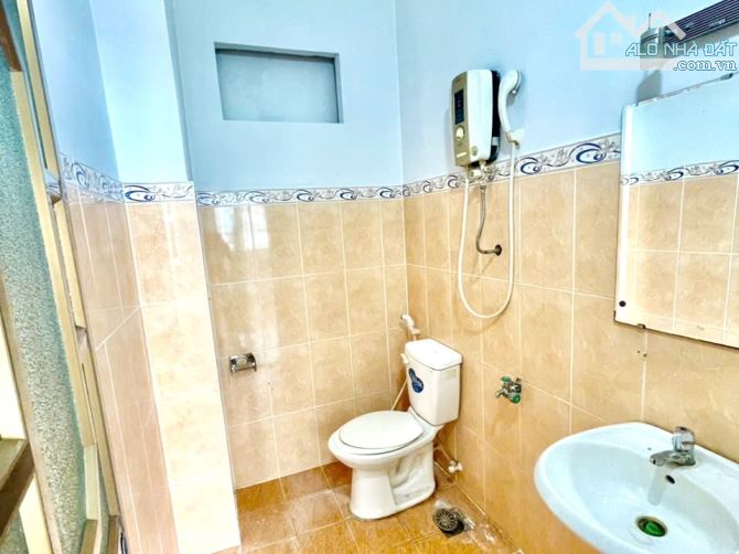 Cần cho thuê nhà hẻm xe hơi Trường Chinh Tân Bình – 2 lầu 2 phòng ngủ - 4