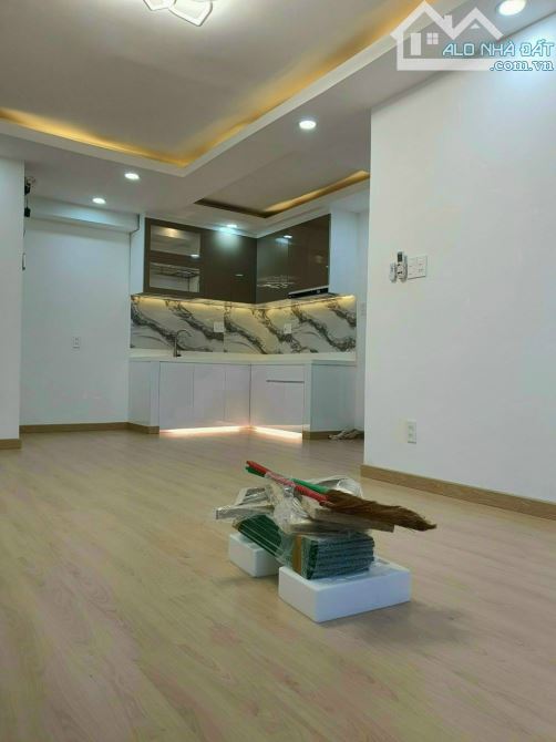 chung cư I-home,P14, Gò Vấp:69m2, 2p ngủ, 2wc,NT, giá 8.5tr/th - 4