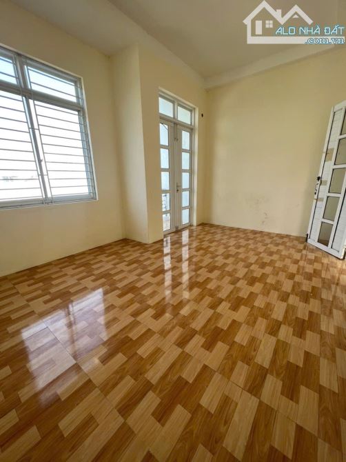Rẻ nhà mặt tiền P Đống Đa Quy Nhơn ,40m,3tầng,giá chỉ 3 tỷ - 4