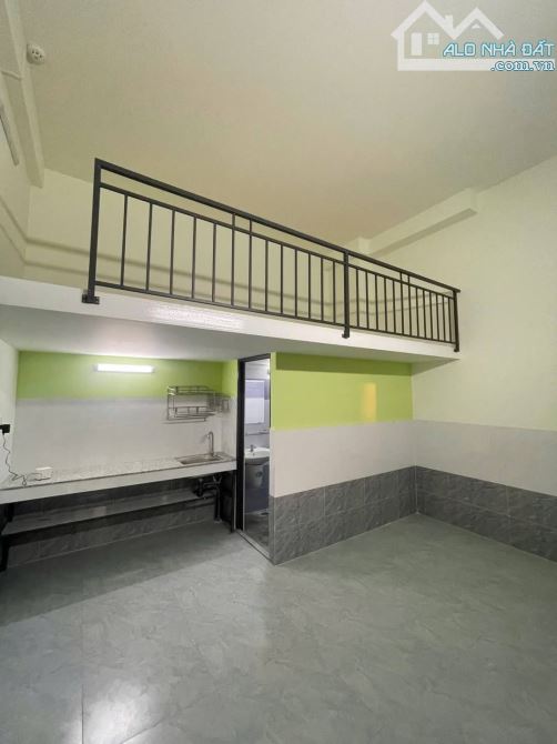 Thu nhập 160 Triệu/Tháng - CHDV 3 Tầng - 970m2 (Ngang 34m x Dài 31m) - Sổ riêng - Full thổ - 4