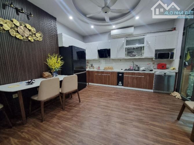 🏡 BÁN NHÀ DÂN XÂY 4 TẦNG – VIỆT YÊN – GẦN TRƯỜNG,CHỢ- NỘI THẤT XỊN - 78m - HƠN 6 ĐỒNG 🏡 - 4