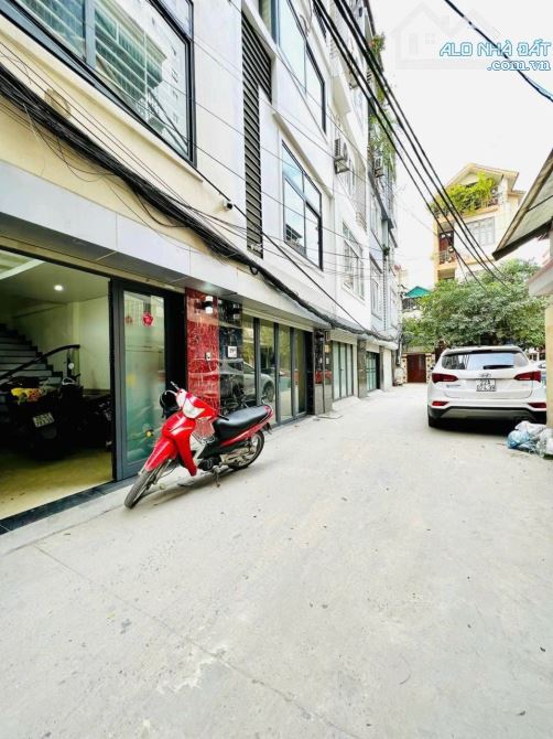 Bán nhà Đinh Công Thượng giá 13.6 tỷ, diện tích 42m2, 6 tầng, mặt tiền 4.1m - 4