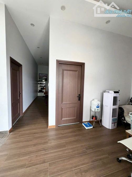 Cần bán gấp..chỉ 10,5 tỷ. Nhà lầu đẹp xịn sò KDC Tân Phong, Biên Hoà. 8,5x22m. Đường oto. - 5