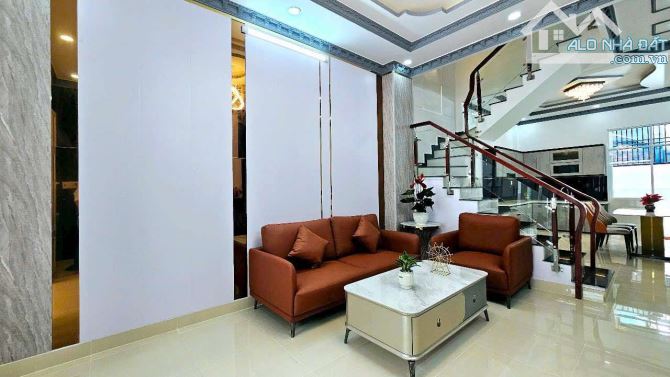 3 TẤM Ở NGAY - 80 M2 - NHỈNH 5T GIÁ TỐT TRONG KHU VỰC - 5