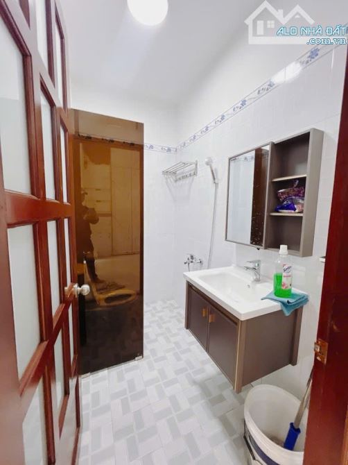 BÁN NHÀ QUẬN 7 - HẺM XE HƠI HUỲNH TẤN PHÁT, 4 TẦNG, 4 PN, 9 TỶ TL - 5