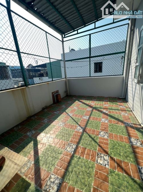 Rẻ nhà mặt tiền P Đống Đa Quy Nhơn ,40m,3tầng,giá chỉ 3 tỷ - 6