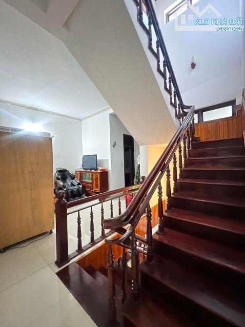 BÁN NHÀ 3 LẦU ĐƯỜNG ĐÀO TẤN - KHU TRUNG CAO - DT: 6,2x17m - H: TÂY BẮC - 5,6 TỶ - 7