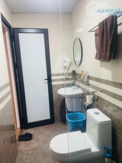 CHO THUÊ CĂN HỘ MINI KHÉP KÍN 30M2 - HOA LÂM, VIỆT HƯNG - FULL ĐỒ, THANG MÁY - 8
