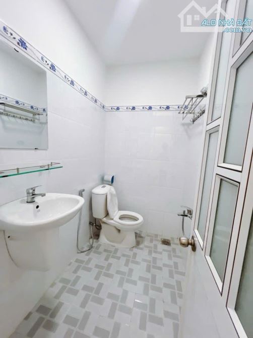 BÁN NHÀ QUẬN 7 - HẺM XE HƠI HUỲNH TẤN PHÁT, 4 TẦNG, 4 PN, 9 TỶ TL - 9