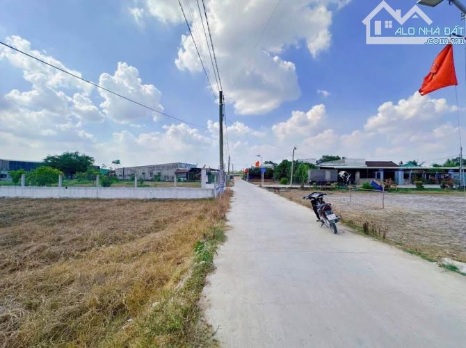 BÁN SỈ 5 LÔ- KẾ BÊN DỰ ÁN VINHOME THỊ TRẤN HẬU NGHĨA - GIÁ ĐẦU TƯ CHO ANH CHỊ - 2