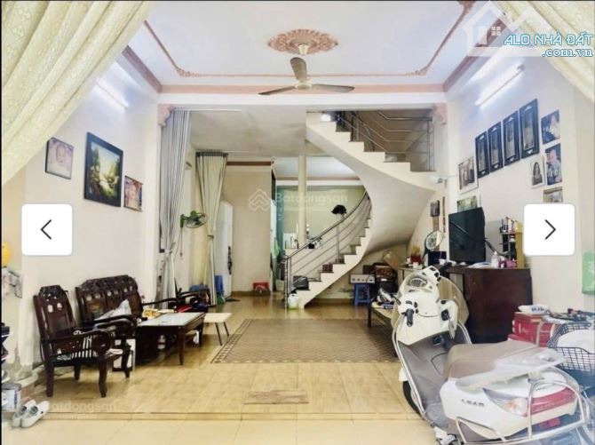 Bán Nhà P13 Tân Bình, Ngay nhà Ga T3 Hoàng Hoa Thám,5X18m, 2 Tầng, 8.X TỶ