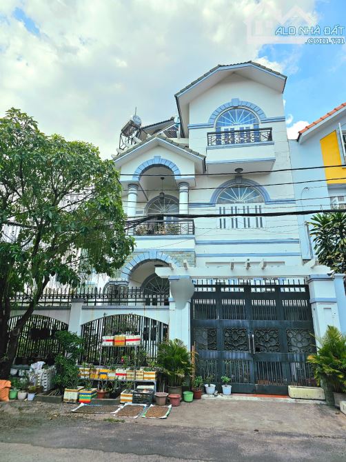 176m2. 12,5 X 15 chỉ 21tỷ còn TL. Mặt tiền đường số 17 ngay Gigamall Căn góc 2 mặt tiền.