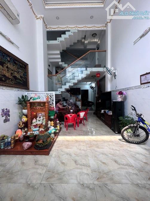 CHỈ 5.5TỶ - HẺM XE HƠI - 5TẦNG - 4 x 15 - GIÁP TÂN PHÚ - GẦN AEON