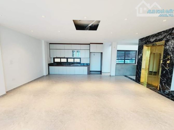 Bán gấp nhà Liền Kề tại 90 Nguyễn Tuân, dt 70m x5 tầng, mt 5m, Thang Máy, Thanh Xuân,