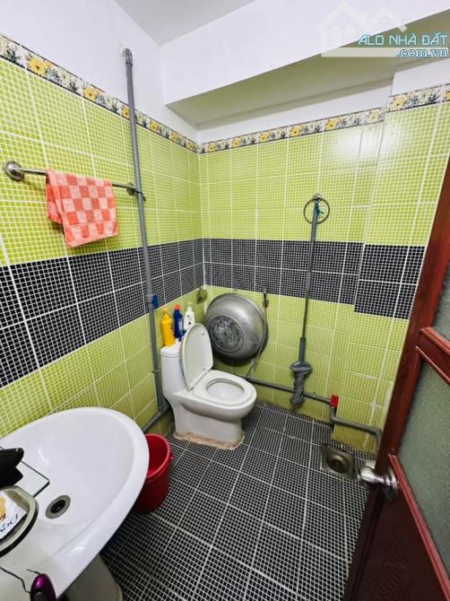Cần bán nhanh căn nhà hẻm 4m đường Nguyễn Trọng Tuyển ngang 4,4*13m 6,3 tỷ