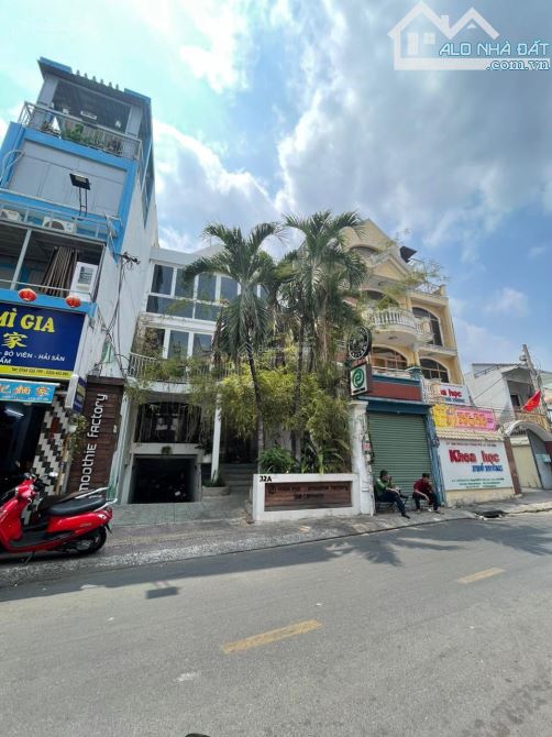 Bán nhà ngay khu K300, P12, Tân Bình. 5.3x14m, giá 12.9 tỷ TL đang cho thuê 15 tr/th