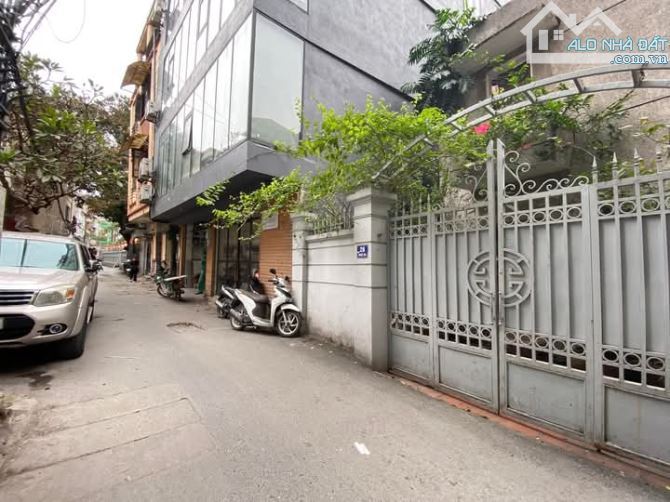 PHỐ HOÀNG CẦU – Ô TÔ TRÁNH – LÔ GÓC – 117M – MT 10M – 33 TỶ