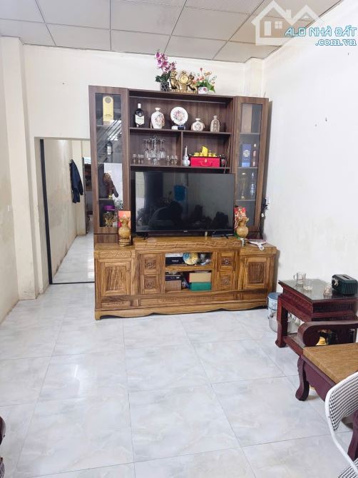 Bán 🏠 2 tầng phường Đông Sơn, đường 🚘giá 1tỷ5x