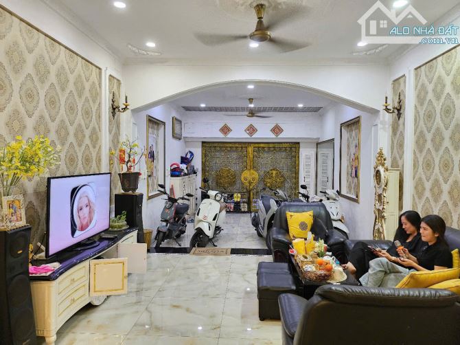 Bán nhà mặt phố 90m2 KDC An Sương Tân Hưng Thuận, Q12, HCM, giá 9 tỷ,