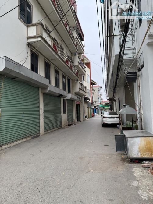 Nhà Đẹp! Nhà 5 tầng,ô tô dừng đỗ, thông các ngả ngay vành đai 3.5, ngã tư Nhổn, Hơn 5 tỷ