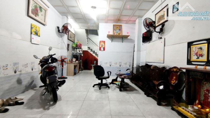 Bán nhà Tỉnh Lộ 10, Bình Tân, Giá 4.85 tỷ, 60m2, 2 lầu, Sổ hồng hoàn công