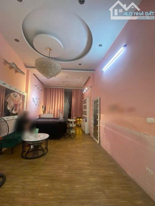 Duy nhất 1 căn bán! Mặt ngõ Trúc Lạc, Trúc Bạch, lô góc, ô tô, kinh doanh 50m2 giá 20 tỷ