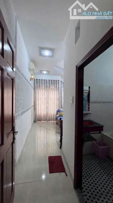 Cách MT 3 căn có nhà HXH Nguyễn Văn Nghi,P7,GV. 4,4x22m nở hậu 5,5m, 3Lầu ST, Chỉ 13,5 tỷ