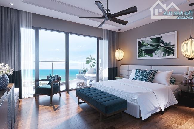 Bán khách sạn mặt tiền view biển, trung tâm Cát Bà, có bãi tắm riêng đẹp nhất đảo
