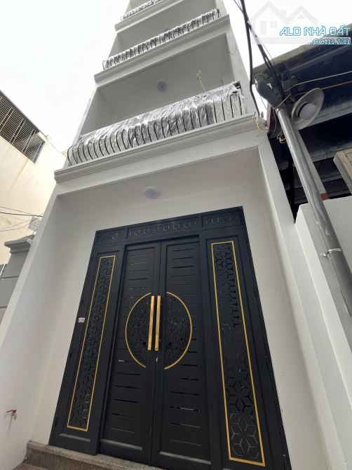 Đẹp Nhất Nghĩa Đô - Hoàng quốc Việt, 6 Tầng Thang Máy, 45m2, Ngõ Oto, Nội thất Hiện Đại