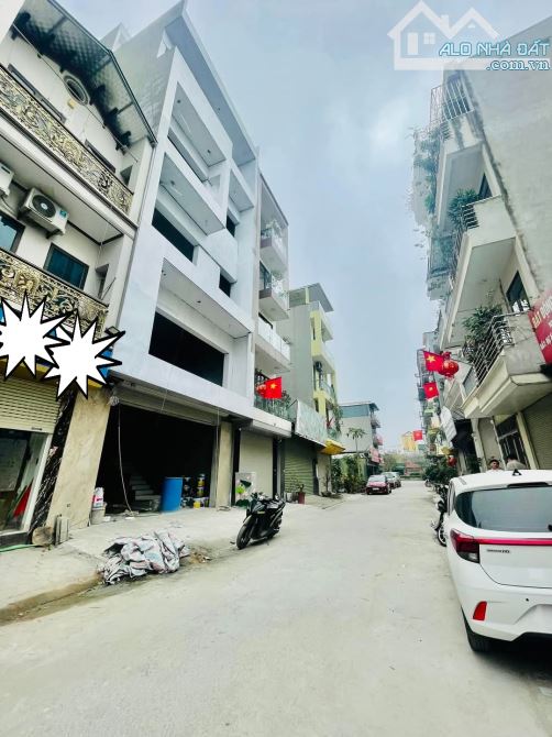 PHÂN LÔ DV LAI XÁ - HOÀI ĐỨC - VỈA HÈ - THANG MÁY - Ô TÔ TRÁNH - 72M X 6 TẦNG - MT 6.3M