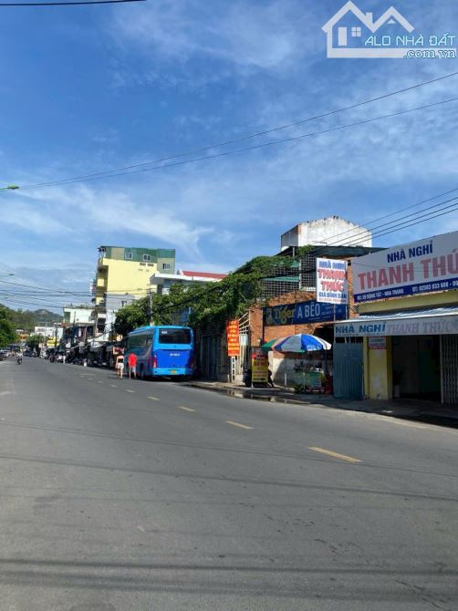 Bán nhà mặt tiền đường Đặng Tất , Vĩnh Hải , Nha Trang