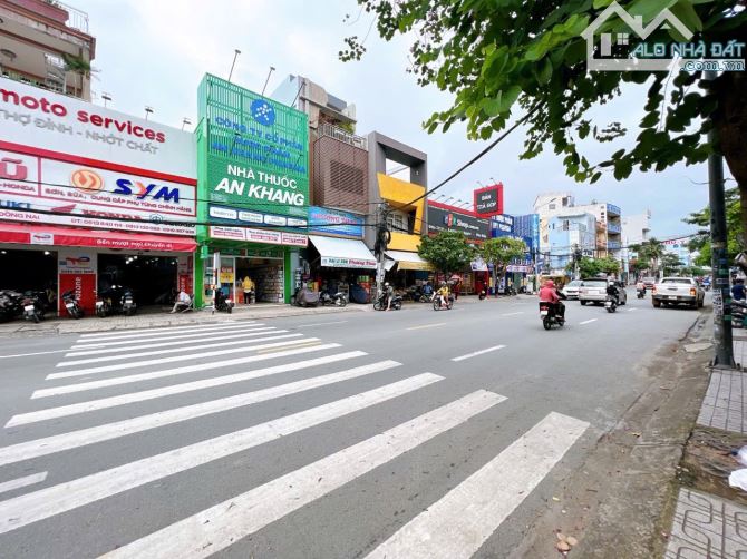 14tỉ có bớt.Bán nhà mặt tiền CMT8 p.Quang Vinh (130m2) SHR Hoàn Công (368m2) Nhà 4 lầu .