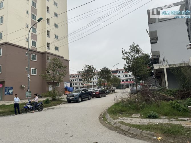 Bán 2 Lô Góc Khu Hồ Sen Đường Lê Lai – Phường Đông Vệ, Vỉa Hè KDoanh DT: 180m – Giá: 7.2Tỷ