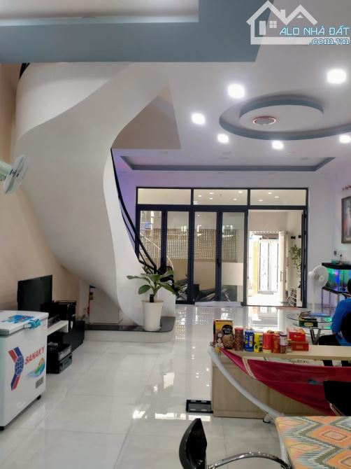 CHDV HXH LÊ VĂN THỌ -P11, 6m x 22m , 3 LẦU ,17 PHÒNG , ĐCT : 60TR/THÁNG, GIÁ : 12.8TY