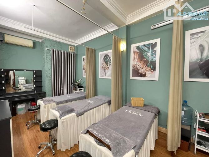 Bán nhà mặt phố Mai Dịch 45m2 x 5T, mt 4m, vị trí đẹp, vỉa hè KD, sẵn dòng tiền. Giá 18 tỷ